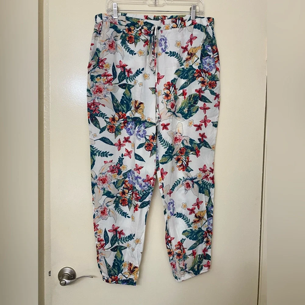 White Floral Pants - Picture 1 of 4